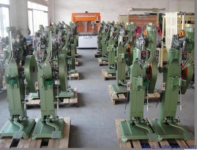 【供應(yīng)鴻達HD-LH2008周轉(zhuǎn)箱鉚釘機】價格,廠家,圖片,鉚接機,東莞超聲波機械-